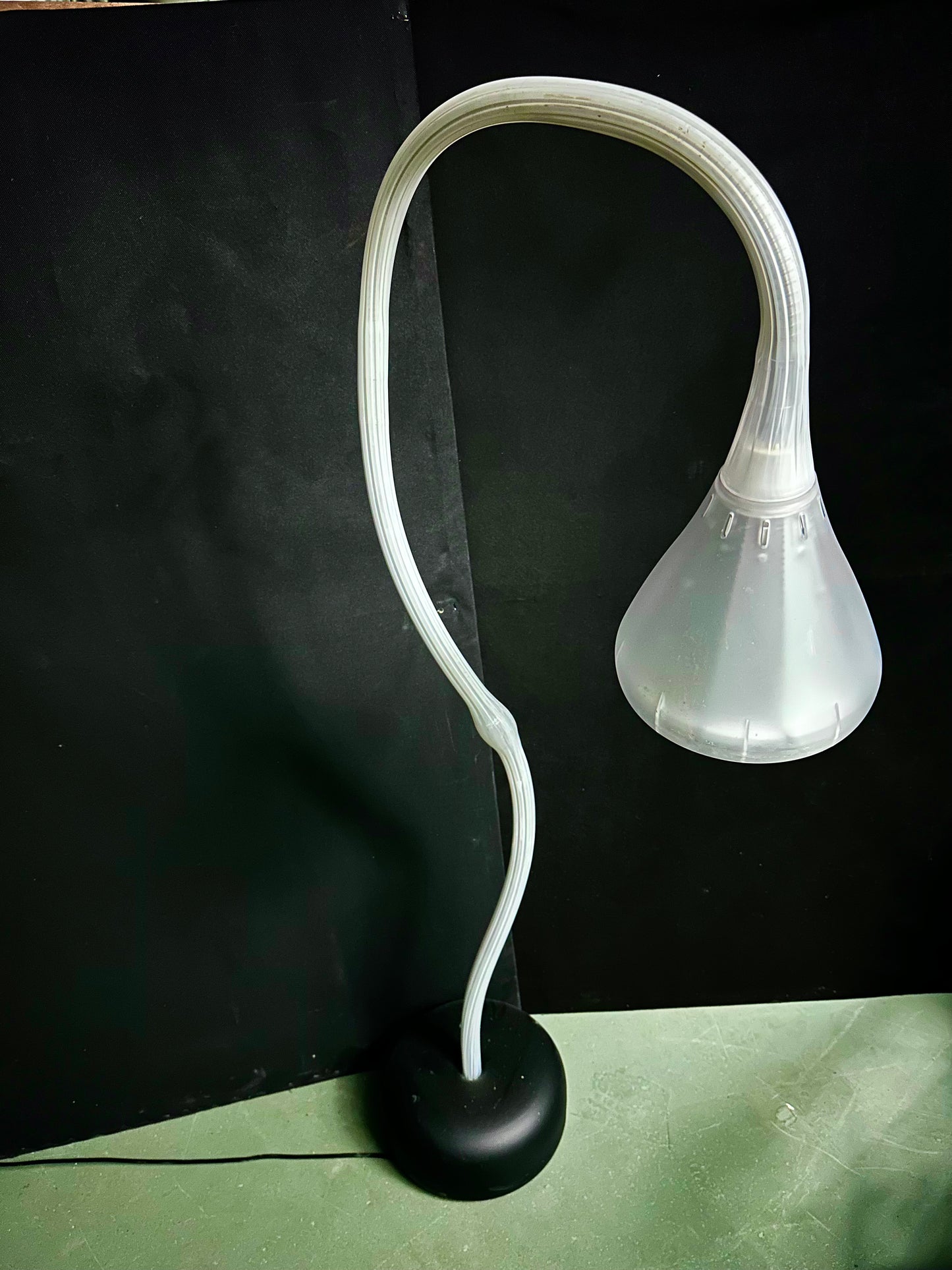 LAMPADA DA TERRA "PIPE" ARTEMIDE