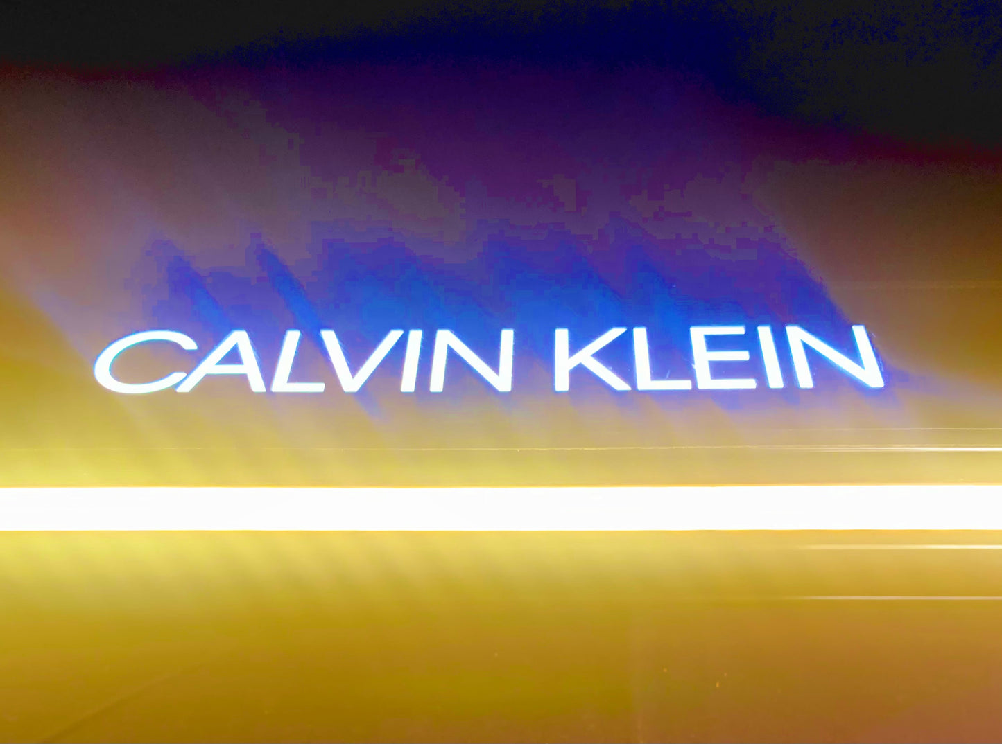 INSEGNA "KALVIN KLEIN"